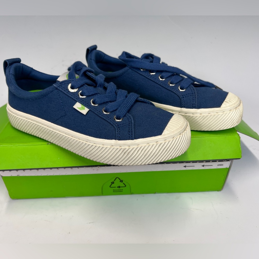 Shadow Blue Cariuma Canvas Sneaker Size 5